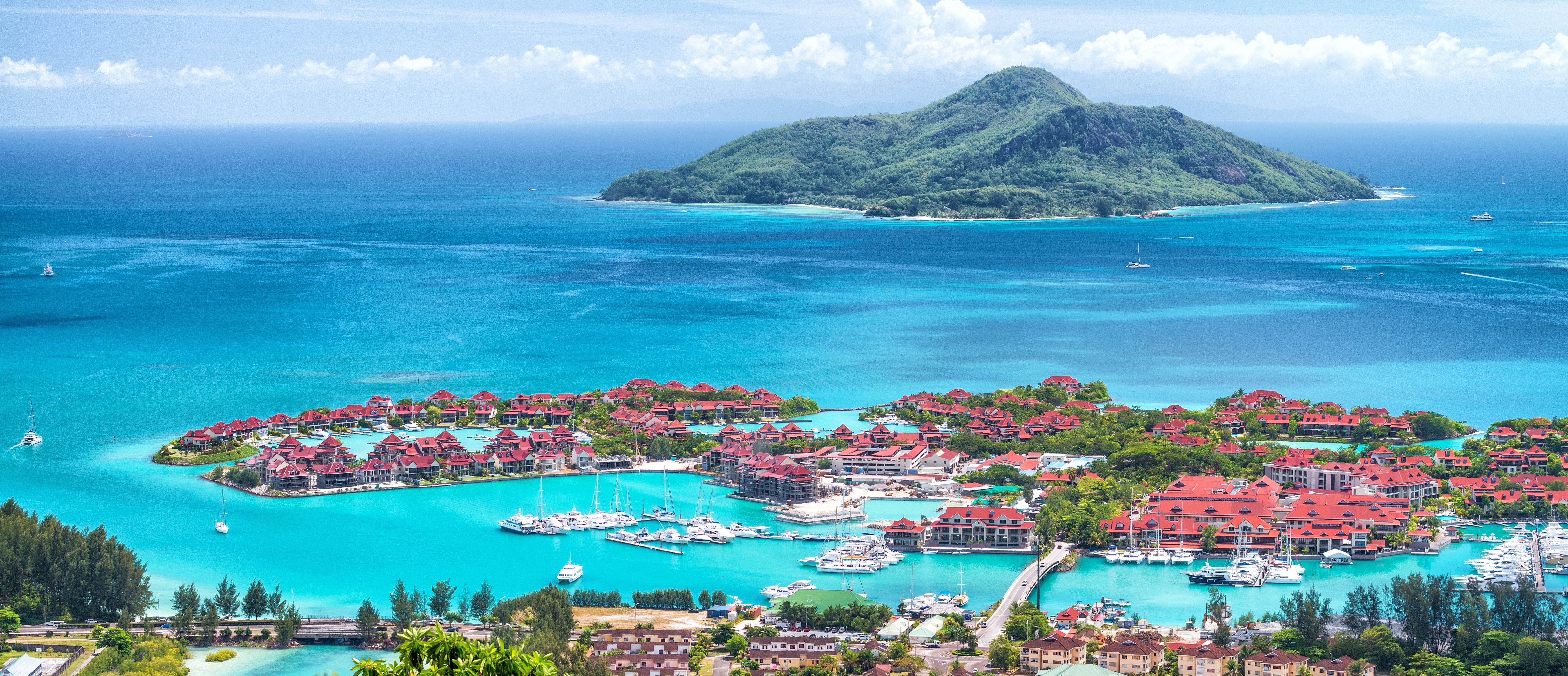 AdobeStock_196035169  jovannig - Seychellen - Mahe - Eden Island Marina